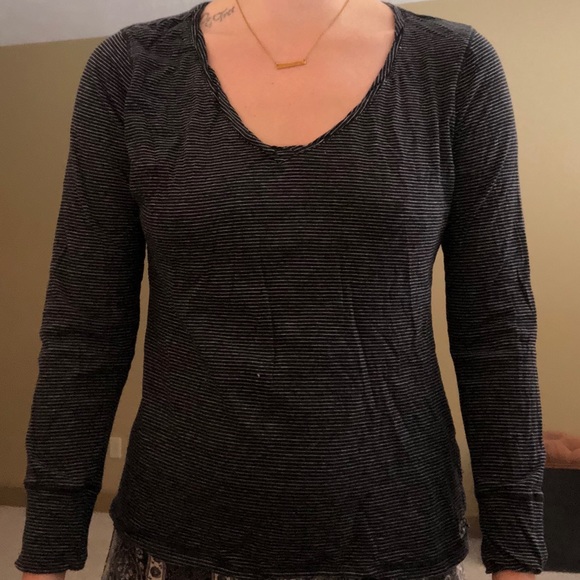 Kenneth Cole Long Sleeve Top